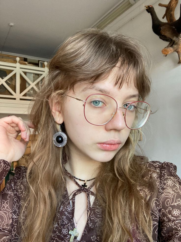 #boho #aesthetic #hippie #instagram #earrings Cottagecore Glasses Frames, Boho Glasses Eyeglasses, Sybill Trelawney, Boho Glasses, Hippie Glasses, Senior Week, Big Glasses, Artistic Ideas, Spelling Bee