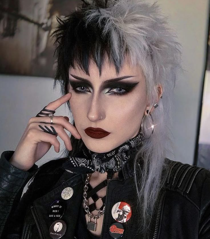 Short Punk Hair, Shaved Hair Designs, Punk Makeup, Gothic Hairstyles, Alt Makeup, Goth Hair, Dyed Hair Inspiration, Punk Hair, Edgy Hair