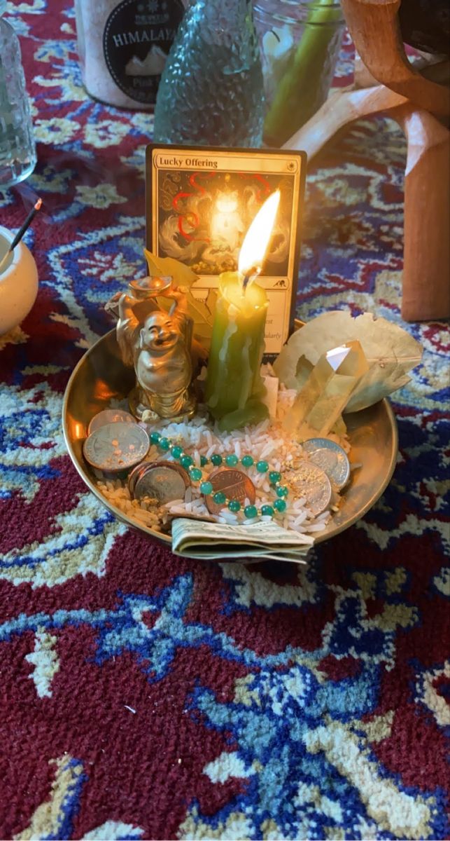 Witchcraft Money Bowl, Offering Bowls Altars, Money Alter Ideas, Living Room Crystals, Money Spell Bowl, Money Bowl Ideas, Money Altar Ideas, Money Bowl Witchcraft, Bowl Spells