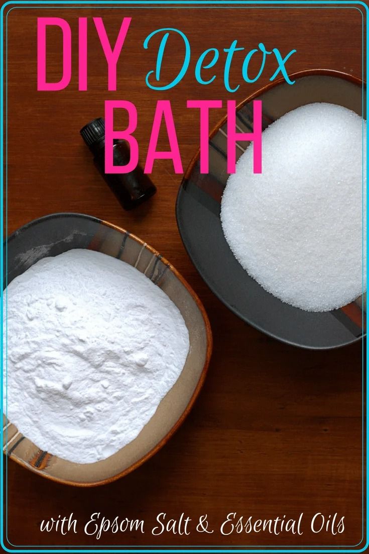 DIY detox bath... not only relaxing, a long soak can be so healthy for your body. Try out an all-natural detox with some simple ingredients you likely already have! #detox #bathsoak #bath #diy #homemade #essentialoils Baking Soda Detox Bath, Diy Bath Salts With Essential Oils, Diy Bath Soak, Detox Bath Recipe, Bath Soak Recipe, Bath Diy, Diy Detox, Baking Soda Bath, Baking Soda Face