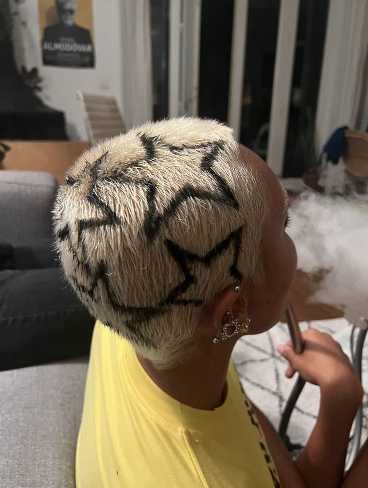 Cheetah Print Shaved Head, Cheetah Print Buzzcut, Blond Shaved Hair, Hair Dye Designs Shaved Head, Buzz Cut Patterns, Dyed Buzzed Hair Women, Dyed Buzzcut Design, Buzz Cut Colored Hair, Shaved Blonde Hair