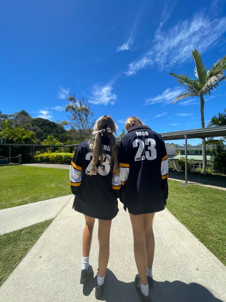 School Leavers Photo Ideas, Senior Jersey Ideas, Leavers Hoodies Aesthetic, Year 6 Leavers Shirt Ideas, Yr 11 Leavers Shirt Ideas, American Teenage Life, School Leavers Hoodies, Senior Year Aesthetic, Academic Comeback