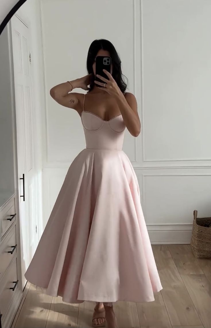 Simple Dresses For Graduation, Hijab Dress Party Engagement Simple, 14th Birthday Outfit Ideas, Hijab Dress Party Engagement, Graduation Ball Dress, Fancy Summer Dress, Birthday Gown, Gown Birthday, Long Ball Gown