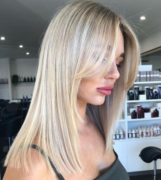 Long Hair with Long Side Bangs Long Side Bangs, Layered Haircuts With Bangs, Bangs With Medium Hair, Blonde Hair Inspiration, Fringe Hairstyles, Haircuts Straight Hair, Trendy Haircuts, Short Hair With Bangs, Short Blonde Hair