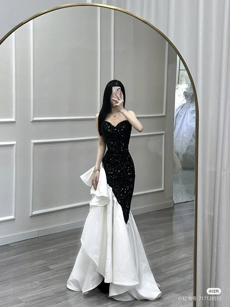 Outfit For Award Show, Outfits For Award Shows, Long Gown Elegant Classy, Long Formal Dresses Elegant, Award Show Outfits, Retro Mermaid, Satin Party Dress, Award Show Dresses, Gala Gowns