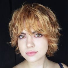 Shaggy Layered Haircut, Shag Layered Hairstyles, Hair Plait, Medium Shag Hairstyles, Plait Styles, Updo Easy, Long Shag Hairstyles, Curly Shag Haircut, Hairstyles Anime