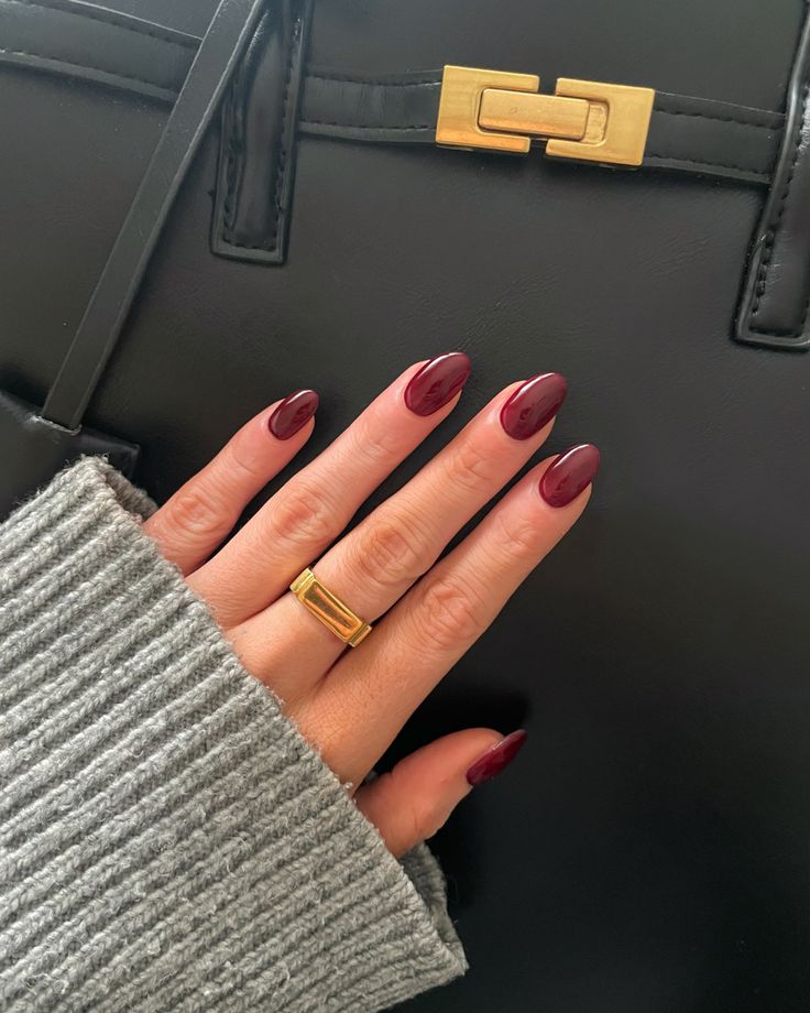 Autumnal Red Nails, Fall Aesthetic Acrylic Nails, Bergandi Nails, Darker Red Nails, Short Maroon Almond Nails, Nail Inspo Solid Color Fall, Fall Nails 2023 Maroon, Round Maroon Nails, Short Berry Nails