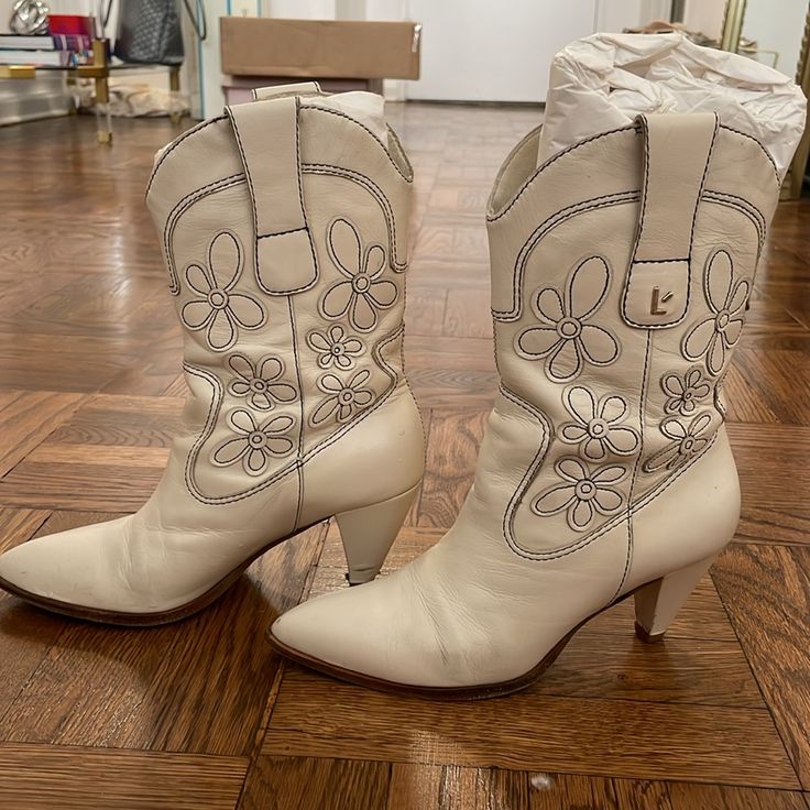 A Little Worn But Great Condition White Cowboy Boots, Shoes Heels Boots, Cowboy Boots, Shoes Women Heels, Heeled Boots, Cowboy, Shoes Heels, Color White, Women Shoes