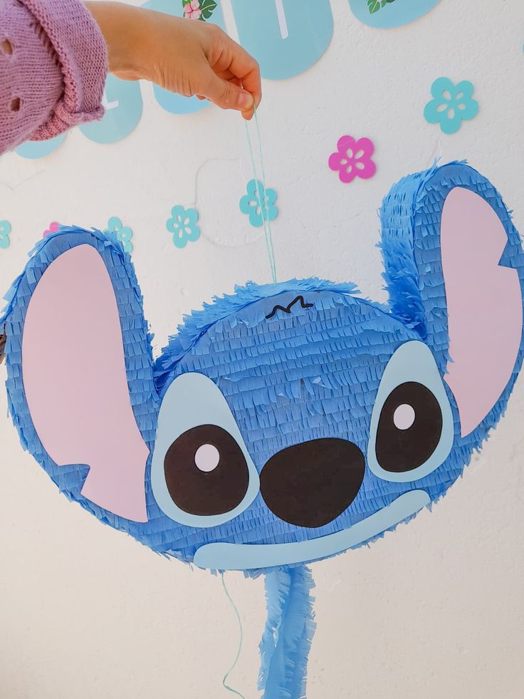 Lilo And Stitch Pinata, Stitch Pinata Diy, Cumple De Stitch Ideas, Stitch Pinata, Lilo Stitch Party, Kids Play Dough, Lilo En Stitch, Diy Stitch, Stitch Head