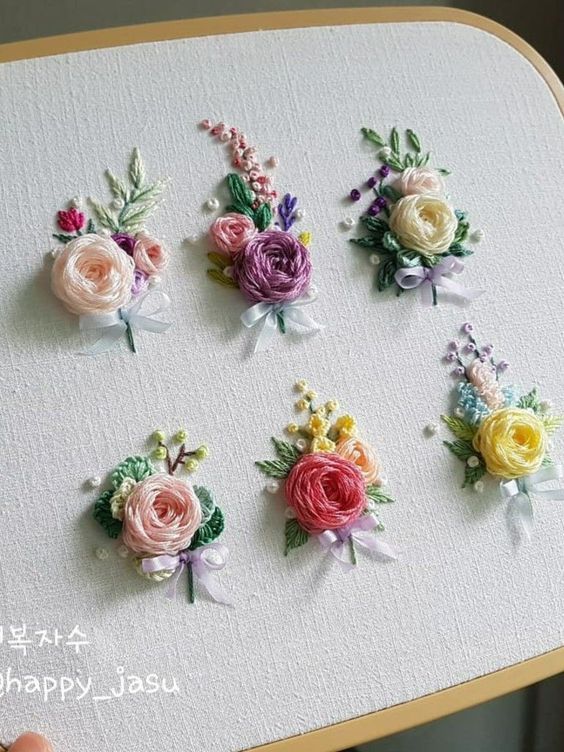 Star hand embroidery | Crochet patterns 3 D Flower Embroidery, How To Embroider Flowers, Embroidery Patterns Flowers, Floral Embroidery Designs, Tiny Embroidery, Spring Embroidery, Sulaman Pita, French Embroidery, Embroidery Hoop Art Diy