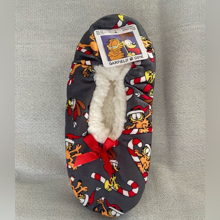 Nwt Slippers If Garfield & Odie. Stored In Pet And Smoke Free Home. Y2k Rockstar, Garfield Odie, Garfield And Odie, Slippers, Socks, Size 7, Women Shoes, Pet, Grey