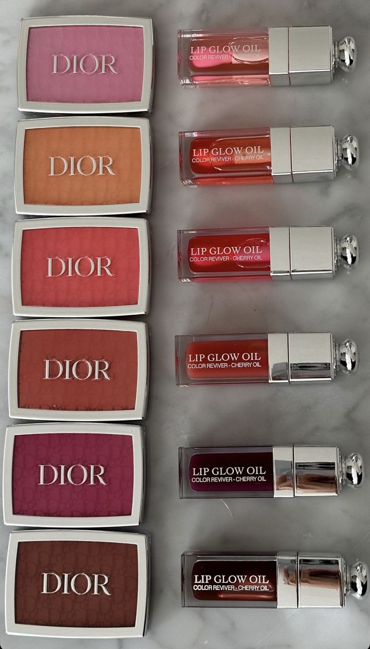 Dior Beauty Products, Luxury Makeup Collection, Dior Gloss, Dior Lip Gloss, Gloss Dior, Dior Lip Glow Oil, Luxurious Makeup, Dior Eyeshadow, Dior Luxury