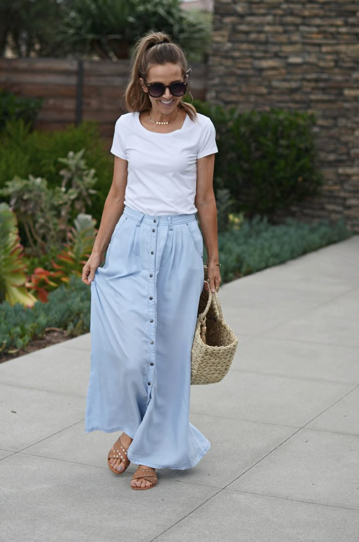 Merrick's Art | Lord and Taylor Light blue chambray maxi skirt with buttons @LordandTaylor #LordandTaylor #Sponsored Spring Blue Outfits, Light Blue Maxi Skirt Outfit, Chambray Skirt Outfit, Neon Maxi Skirt, Blue Skirt Outfit, Blue Skirt Outfits, Light Blue Skirt, Merricks Art, Light Blue Skirts