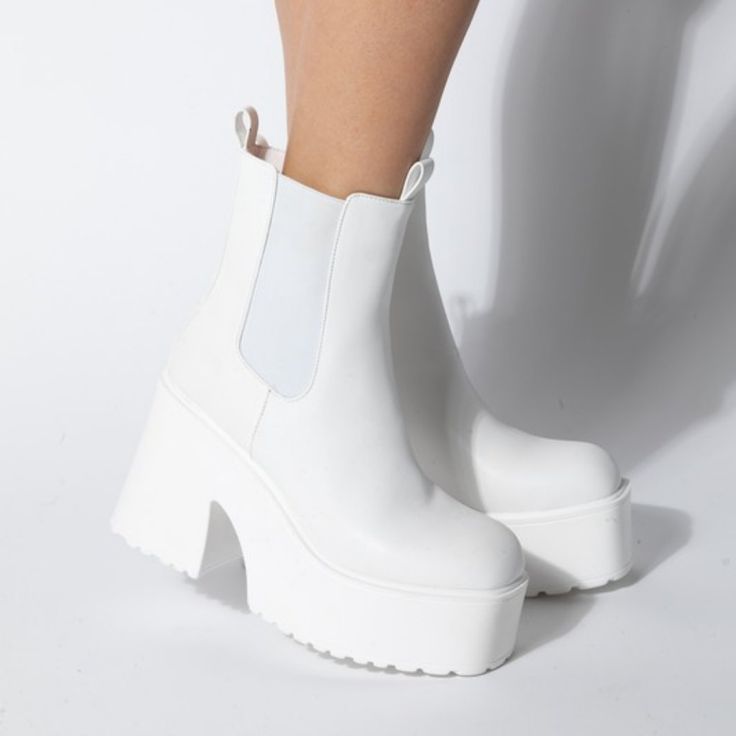 Side Zipper Side Goring Pull Tab Platform Sole Chunky Heel Lightly Padded Insole Black Platform Boots True To Size Heel Height Approx. 2.75" Cute Heel Boots, Platform Boots White, Designer Clothing Patterns, Platform Boots Outfit, White Platform Boots, White Platforms, White Platform Heels, White Platform Shoes, Star Boots