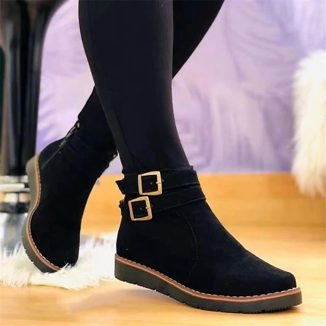 Dames Laarzen Motorlaarzen Grote maten Buiten Werk Dagelijks Booties enkellaarzen Winter Rits Plateau Sleehak Ronde Teen Elegant Klassiek Wandelen Suède Rits Effen Kleur Zwart Blauw Bruin 2023 - € 31.99 Orthopedic Shoes Stylish, Womens Suede Boots, Flat Booties, Buckled Flats, Orthopedic Shoes, Platform Wedge Heels, Winter Ankle Boots, Leather Boots Women, Motorcycle Boots