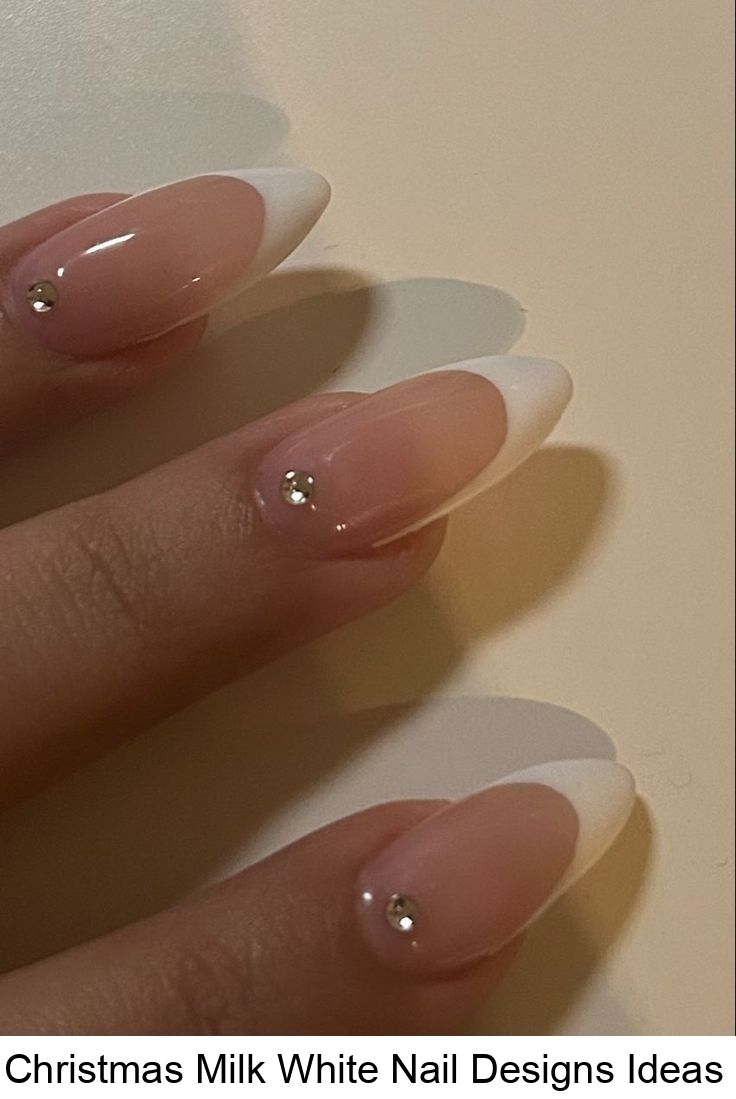 Beautiful Christmas White Nail Designs Ideas 2023 White Nail Tip Ideas, Nail With White Designs, Jel Nails Ideas, Neutral Cute Nails, Nail Ideas White Design, Gel Nail Designs White, Easy Gel X Nails, Shorties Nails Almond, Acrylic Nail Designs White