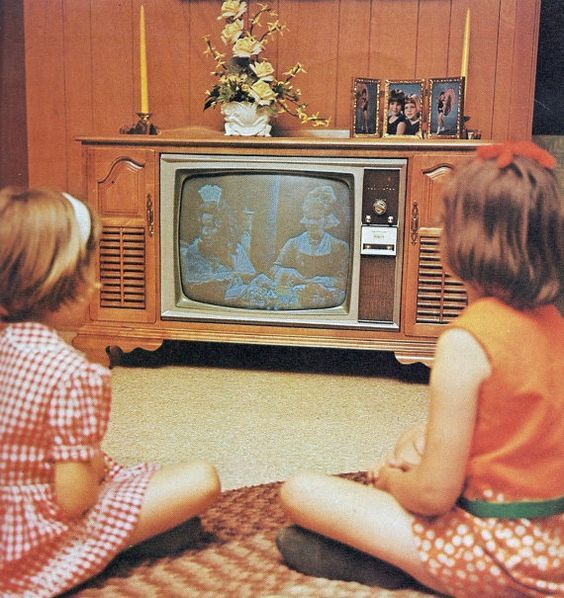 Vintage TV: Retro Tech, Tv Vintage, Vintage Television, Television Set, Tv Sets, Three Children, Tv Station, Vintage Space, Vintage Tv