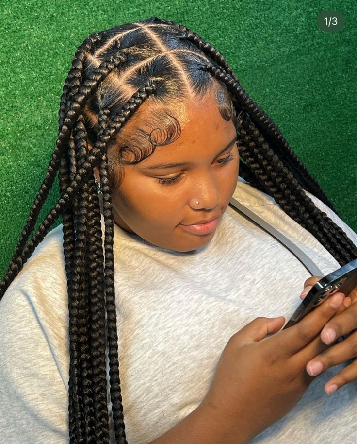 #knotlessboxbraids #knotless #braidedhair #braidedhairstylesforblackwomen #blackgirlbraids #edgesonfleek #edges Knotless Box Braids Dramatic Edges, Cute Edges With Knotless Braids, Knotless Braids With Extra Edges, Dramatic Edges With Knotless Braids, Knotless Braids With Fluffy Edges, Box Braid Edges, Knotless Box Braids Edges, Edges Styles With Braids, Edges For Knotless Braids