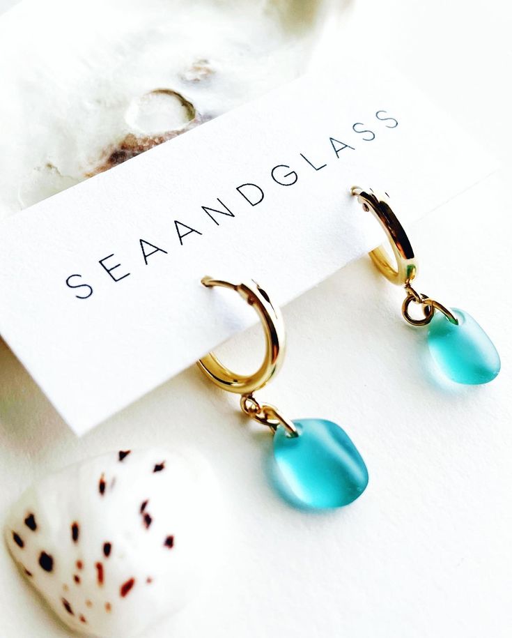 SEA AND GLASS Sea Glass Earrings Diy, Diy Sea Glass Jewelry, Seaglass Earings, Sea Glass Jewellery, Seaglass Earring, Sea Glass Jewelry Earrings, Sea Glass Jewelry Diy, Sea Glass Crafts Jewellery, Sea Glass Card