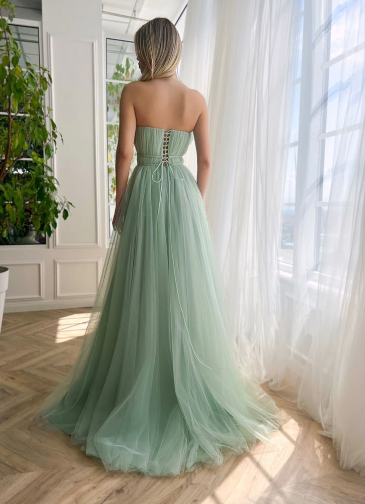 Tulle Prom Dress Long, Dress Formal Wedding Guest, Mint Outfit, Spring Court, Gown Floral, Outfits For Characters, Formal Wedding Guests, Strapless Prom Dress, Quirky Wedding