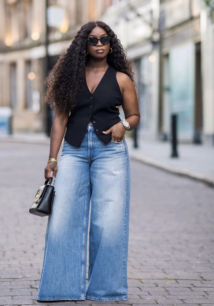 Jeans Outfit Classy, Classy Jeans Outfit, How To Style Wide Leg Jeans, Classy Jeans, Style Wide Leg Jeans, Wide Leg Jeans Outfit, Outfit Classy, Jeans Outfit Women, Stylish Work Attire