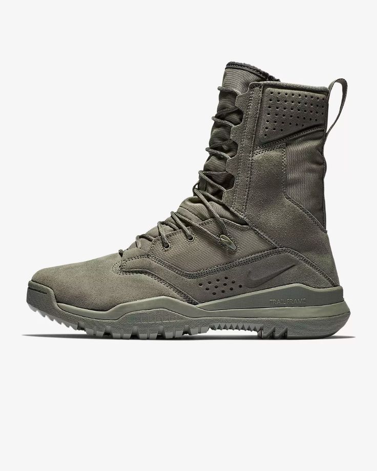 Nike Tactical Boots, Nike Sfb Boots, Tactical Athlete, Nike Sfb, Lightweight Boots, Nike Boots, Desert Fashion, Tactical Clothing, Tactical Boots