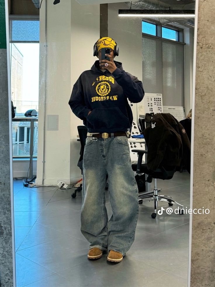 Baggie Jeans Outfit, Baggy Jeans Outfits, Timbs Outfits, Apparel Design Inspiration, Baggy Jeans Outfit, Edgy Streetwear, Fall Streetwear, Streetwear Inspo, Streetwear Fits