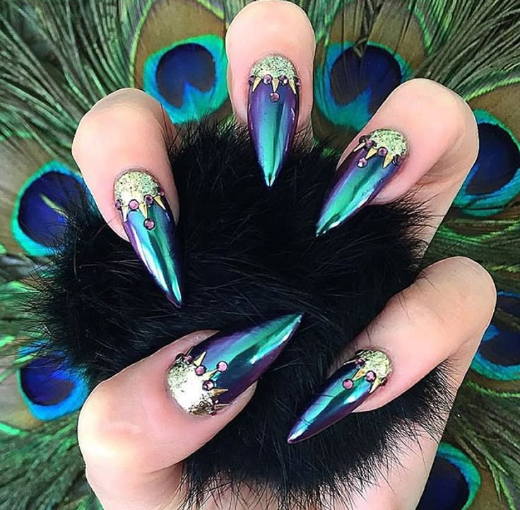 Peacock Inspired Nails Peacock Nail Designs, Mexico Nails, Peacock Nail Art, Fierce Nails, Nail Inspired, Halloween Tips, Peacock Nails, Rock Nails, Natural Gel Nails