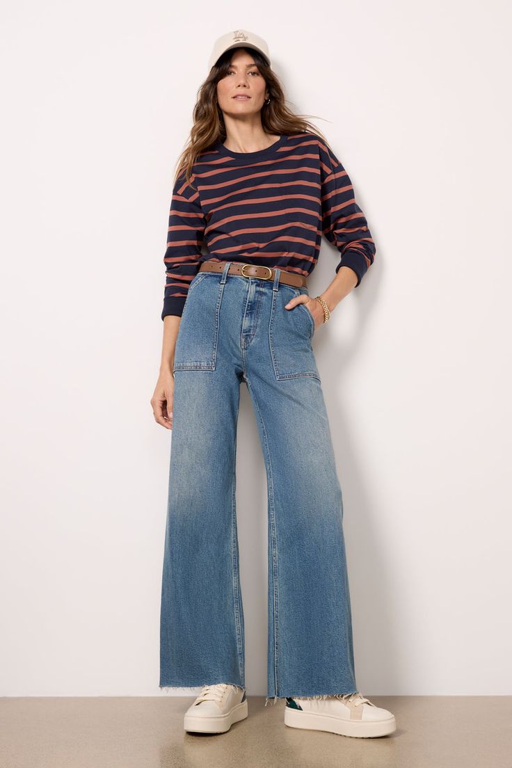 High Rise Wide Leg Jeans Outfit, Denim Outfit Women, Denim Outfit Ideas, Utility Jeans, Wide Leg Jeans Outfit, Winter Sweater Outfits, Most Comfortable Jeans, Capsule Wardrobe Outfits, Fashion Capsule Wardrobe