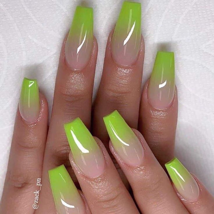 Shiny Nails Designs, Ombre Nail Art Designs, Unghie Sfumate, Green Nail Designs, Ombre Acrylic Nails, Ombre Nail Designs, Nail Art Ombre, Green Nail, Her Nails