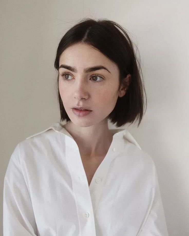 Lily Collins Just Got a Chic Blunt Bob for Summer Lily Collins Bob, Lily Collins Short Hair, Lily Collins Hair, Bob Haircut, Lily Collins, Hair Fragrance, Big Hair, Art Teacher, Hair Cut