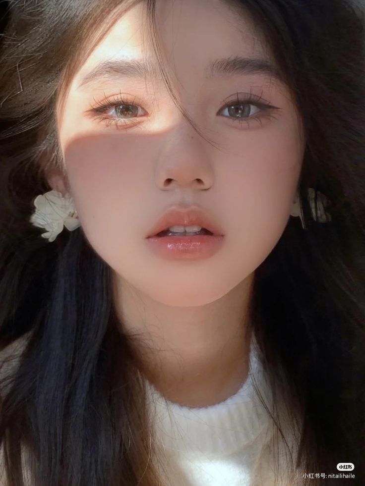 K Beauty Makeup Natural Looks, Douyin Winter Makeup, Fall Douyin Makeup, Douyin Cold Makeup, Small Pointy Nose, Deer Face Type Korea, Chinese Makeup Douyin, Douyin Makeup Natural, Korean Makeup On Westerners