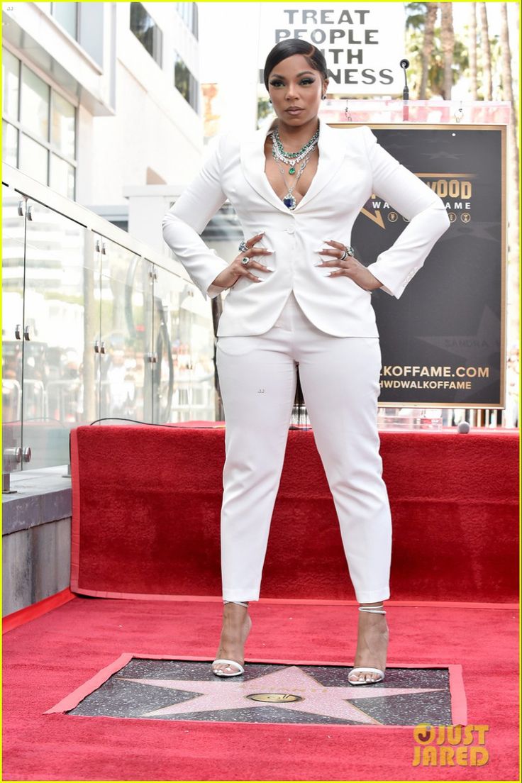 Ashanti Ashanti Outfits, Concrete Rose, White Pantsuit, Sneaker Posters, Hollywood Boulevard, Power Suit, Hollywood Walk Of Fame, Walk Of Fame, Beautiful Black Women