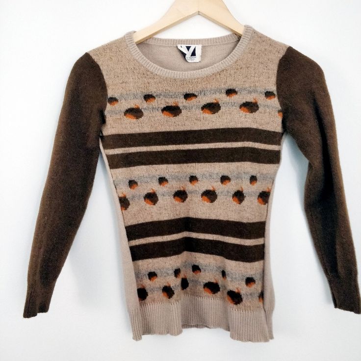 Vintage Valentino Boutique, Label Dates To The 1950s. Rare Piece Featuring An Acorn Pattern Motif. Brown And Tan With Brown And Orange Acorns. No Materials Tag, Is Likely A Wool Blend Great Pre-Owned Condition; Tag Is Partially Detached Size Is A Vintage Medium, Equivalent To A Modern Extra Small Armpit To Armpit: Approx. 15" Unstretched Length: Approx. 19.5" See My Closet For More Designer And Vintage Items. Save When Bundling 2 Or More Items! Acorn Pattern, Valentino Jeans, Valentino Logo, Sweaters Vintage, Lavender Sweater, Pattern Motif, Vintage Valentino, Brown And Orange, Sweater Brown