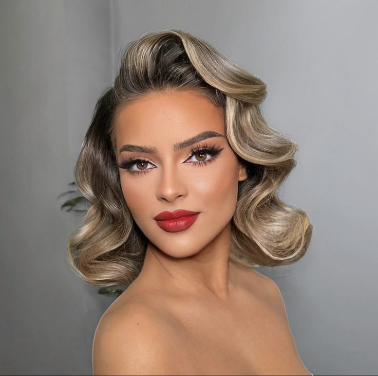 20s Inspired Hair, 20s Makeup Look, Hollywood Glam Hair, Cabelo Pin Up, 20s Hair, Old Hollywood Hair, Pageant Hair, Hollywood Hair, Classic Hairstyles