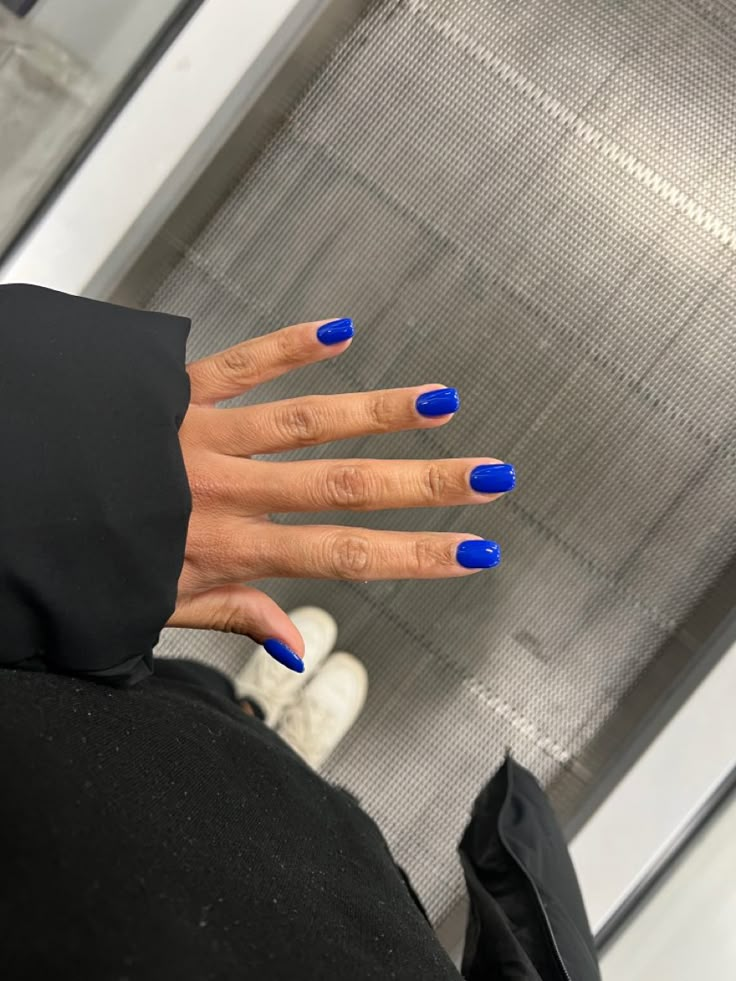 Neon Blue Nails, Bright Blue Nails, Colourful Nail, College Nails, Nail Art Bleu, Cobalt Blue Nails, Shellac Nail Colors, Blue Chrome Nails, Blue Nail Color