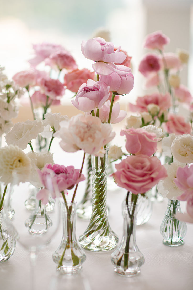 Pink flower table decor. Solifleur flower decor. Solifleur decoration. Marriage proposal decoration in Monaco. Best florist in Monaco. Baby In Bloom Flowers, Flower Event Decoration, Pink And White Tablescape, Romantic Bridal Shower Theme, La Vie En Rose Party, Light Pink Centerpieces, Plastic Flowers Decoration, Pink Bridal Shower Ideas Decoration, Pretty In Pink Bridal Shower Ideas