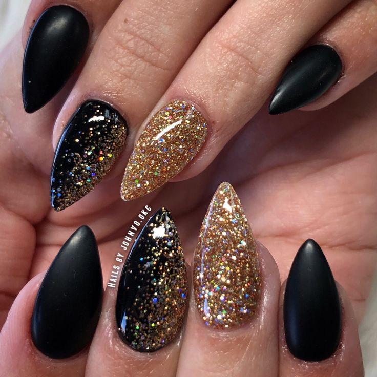 Black Gold And Silver Acrylic Nails, New Years Eve Almond Nails, 3 Color Dip Powder Nails, Black And Gold Dipped Nails, Black Gold Sparkle Nails, Black Gold Almond Nails, Black And Gold Dip Powder Nails, Black Sparkle Almond Nails, Black And Gold Nye Nails