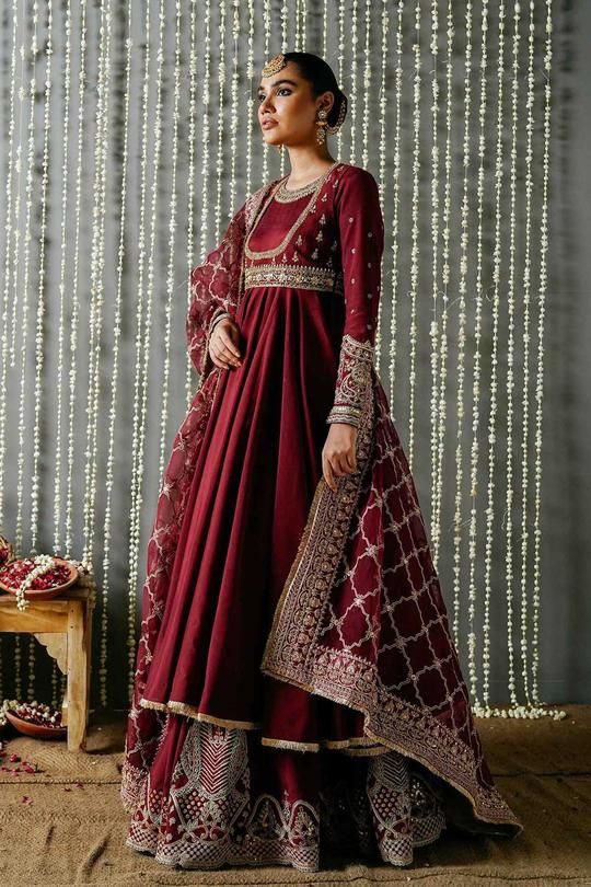 Punjabi Suits Designer, Orang India, Red Dupatta, Zara Shahjahan, Bridal Dresses Pakistan, Gaun Fashion, Pakistani Wedding Outfits, Pakistani Fashion Party Wear, Indian Bridal Outfits