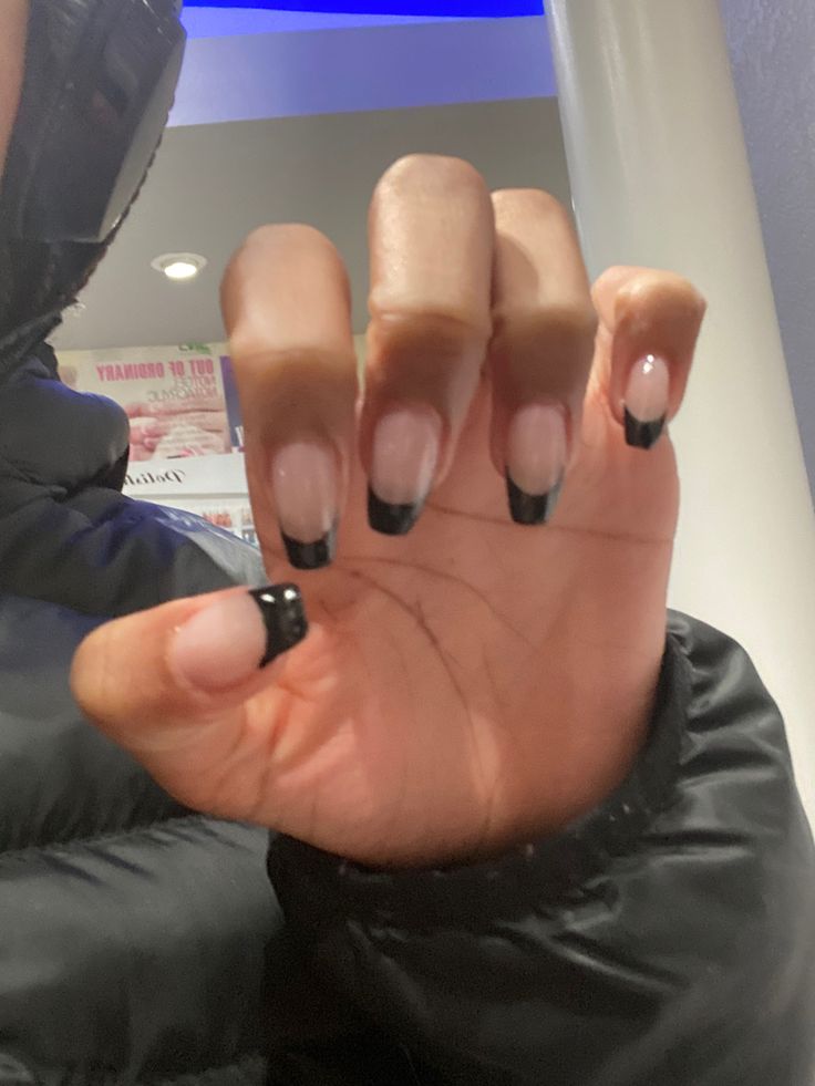 Clear With Black Tip Nails, Black French Tip Nails Squoval, Black Nails With White French, Clear Black French Tip Nails, Nail With Black Tip, Black French Tips Square, Clear Nails Black Tips, Mail Designs French Tip, Square Acrylic Nails Black Design