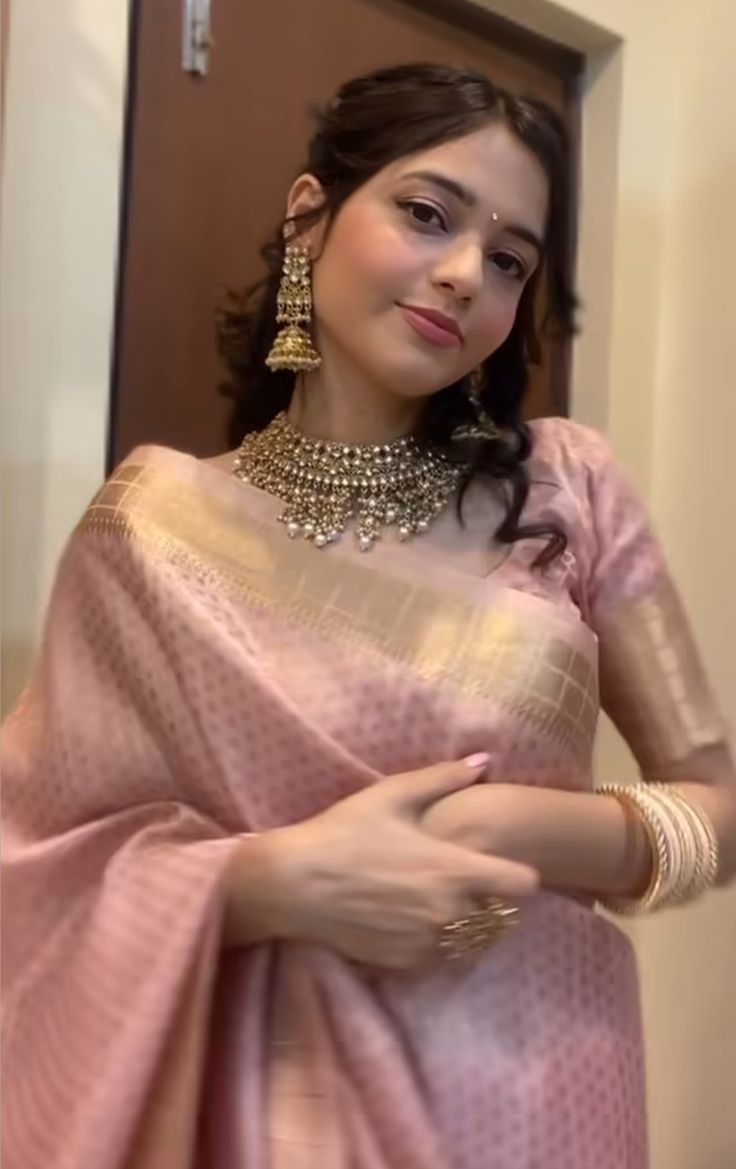 Pink Saree Wedding Look, Jewellery Ideas For Saree, Pink Saree Makeup Look, Saree Styling, Saree Hairstyles, Simple Saree Designs, Easy Hairstyles For Thick Hair, Celebrity Casual Outfits, Lehenga Designs Simple