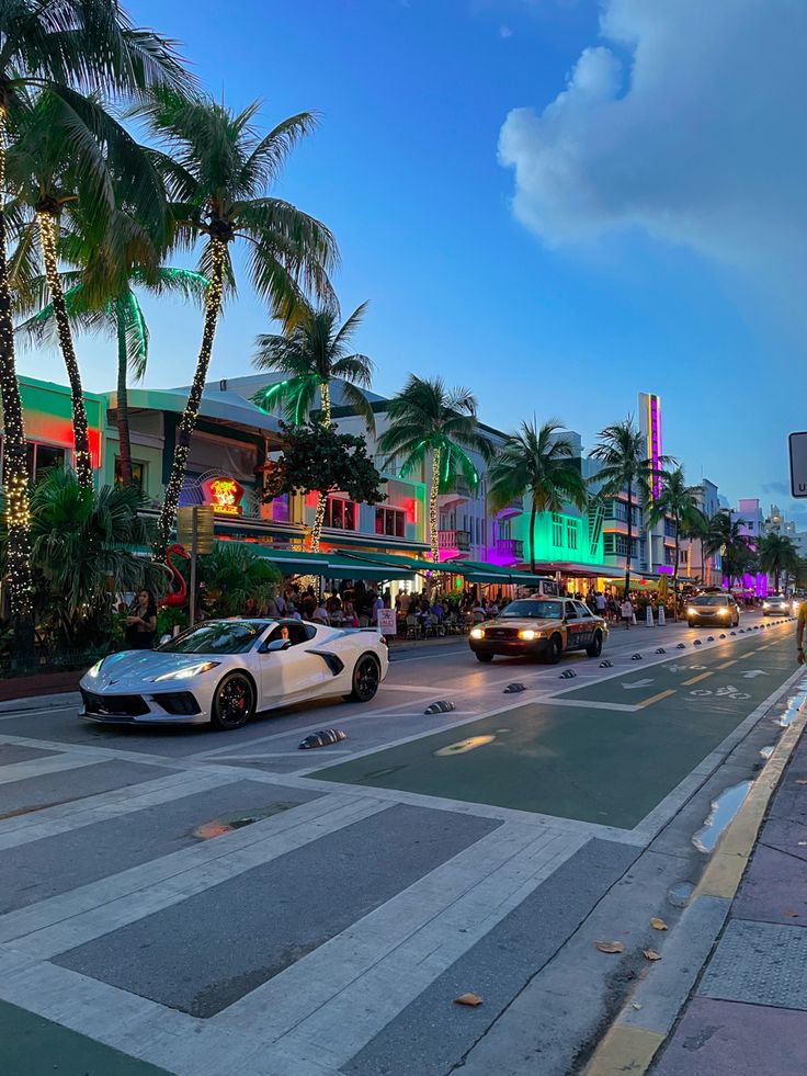 When visiting Florida, a lovely area to explore is Ocean Drive near Miami Beach. 
Tips: bring your own bike or rent one of the citybike to enjoy a good ride on that street. Miami Best Places, Miami Fl Aesthetic, Miami Asthetic Picture, Miami Travel Aesthetic, Miami Vision Board, Rich Miami Aesthetic, Maimi Aesthetic, Miami College Aesthetic, Miami Vacation Aesthetic