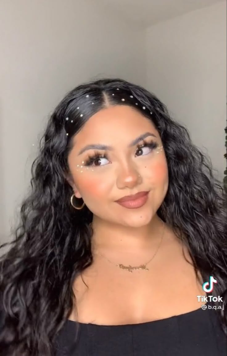 Festival Hair With Glitter, Rhinestone Curly Hair, Slick Back With Gems, Curled Hair With Gems, Homecoming Hairstyles With Gems, Hairstyle With Diamonds, Curly Hair With Pearls, Hair Rhinestone Hairstyles, Bedazzled Hairstyles