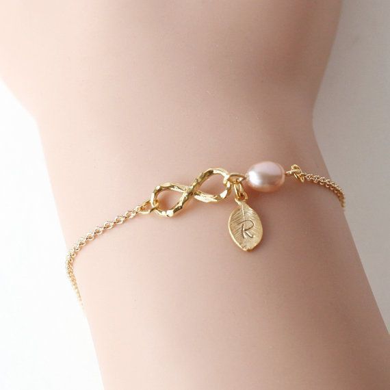 Gold Bracelet Ideas For Women, Pearls Bracelet Diy, Women Bracelets Gold, Gold Bracelet Indian, Gold Bridesmaid Bracelet, Bracelet Best Friends, Cincin Diy, Gold Infinity Bracelet, Friends Bracelet