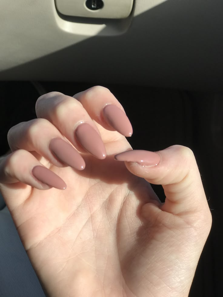 Acrylic Nails Almond Shape, Milky Nails, Beauty Hacks Nails, Hello Nails, Simple Gel Nails, Minimal Nails, Basic Nails, Blush Nails, Soft Nails