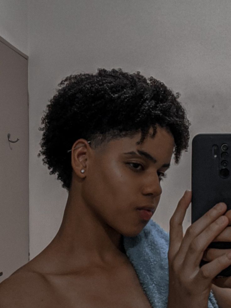 Afro Mullet 4c Hair, Natural Tapered Cuts For Black Women, 4c Mullet, Low Taper Fade Haircut Curly Hair, Undercut Afro, Afro Mullet, Natural Tapered Cut, Undercut Curly Hair, Long Curly Hair Men