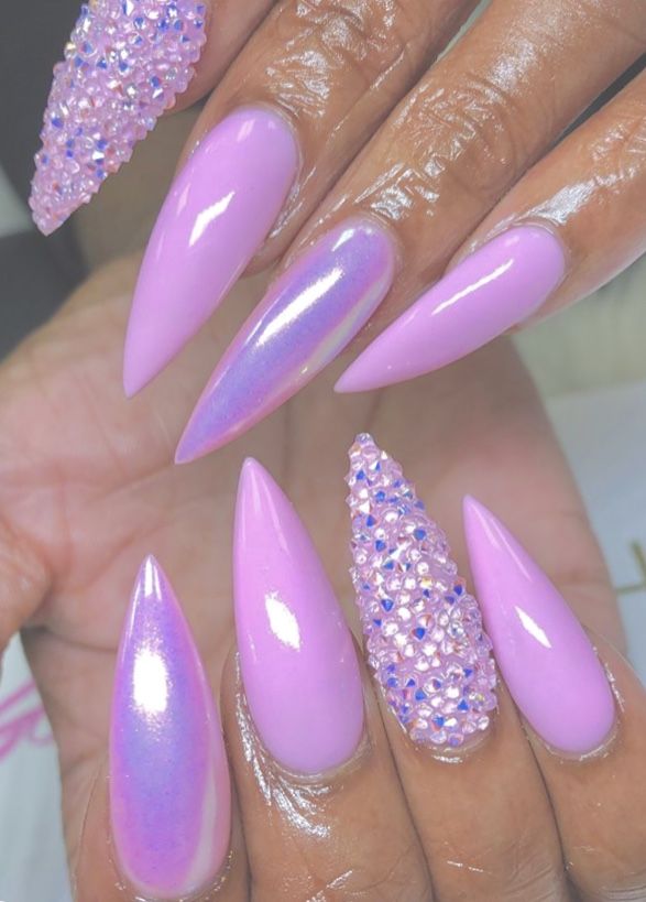 Purple Stilleto Nails, Purple Stilleto Nails Designs, Glitter Stiletto Nails Sparkle, Stilleto Lavender Nails, Pink Glitter Stilleto Nails, Stiletto Nail Art, Purple Acrylic Nails, Stiletto Nails Designs, Funky Nails