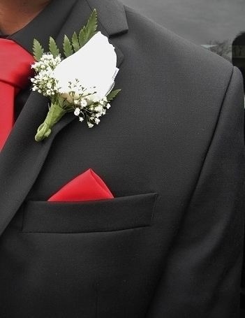 Black Suit Black Shirt, Black Suit Red Tie, Suit Red Tie, Suit With Red Tie, Prom 23, Boutonnieres Prom, Suits Prom, Senior Prom, Sweet 15