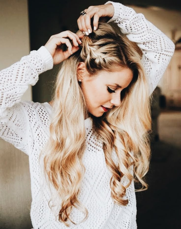 Wedding Hair Trends, Balayage Blond, Side Braid Hairstyles, Curly Weave Hairstyles, Hair To One Side, Long Face Hairstyles, Side Hairstyles, Long Blonde, Side Braid