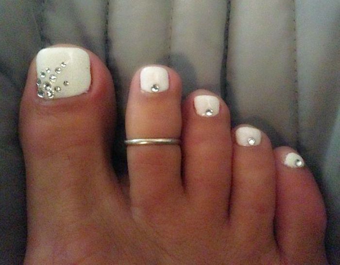 Wedding Toe Nail Design                                                                                                                                                                                 More Wedding Toe Nails, Wedding Pedicure, Toenail Art Designs, Easy Toe Nail Designs, Wedding Toes, Simple Toe Nails, Wedding Nail Art Design, Unghie Sfumate, Summer Toe Nails